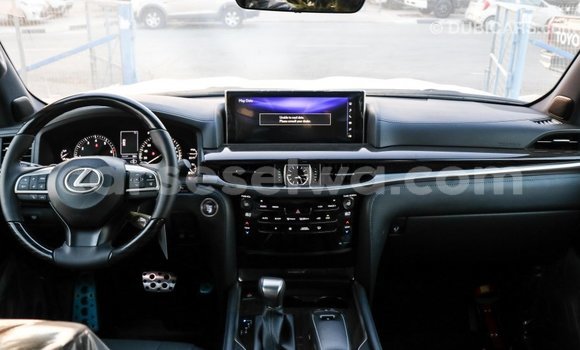 Acheter Import Voiture Lexus LX Bleu à Import - Dubai, East Mahé Acheter Import Voiture Lexus LX Bleu à Import - Dubai, East Mahé