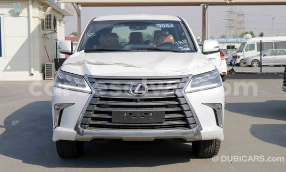 Acheter Import Voiture Lexus LX Blanc à Import - Dubai, East Mahé Acheter Import Voiture Lexus LX Blanc à Import - Dubai, East Mahé