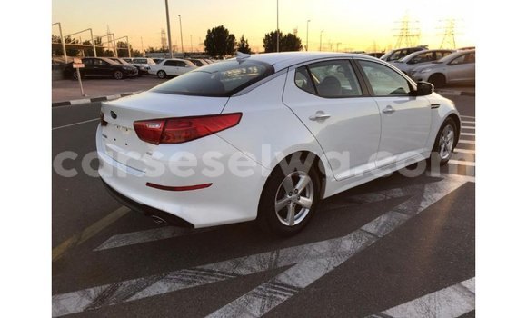 Acheter Import Voiture Kia Optima Blanc à Import - Dubai, East Mahé Acheter Import Voiture Kia Optima Blanc à Import - Dubai, East Mahé