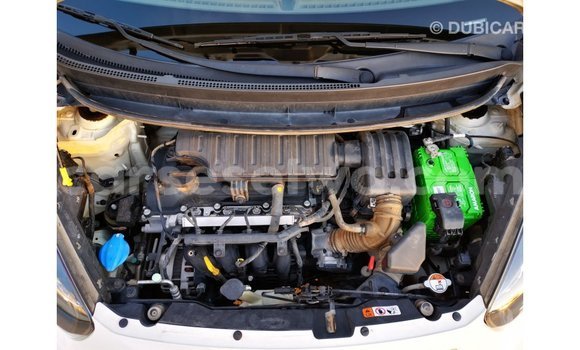 Acheter Import Voiture Kia Picanto Blanc à Import - Dubai, East Mahé Acheter Import Voiture Kia Picanto Blanc à Import - Dubai, East Mahé