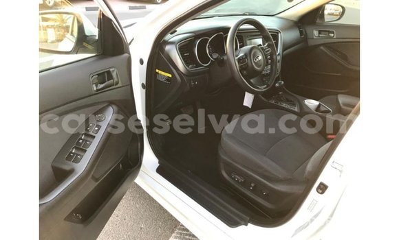 Acheter Import Voiture Kia Optima Blanc à Import - Dubai, East Mahé Acheter Import Voiture Kia Optima Blanc à Import - Dubai, East Mahé