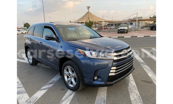 Acheter Import Voiture Toyota Highlander Bleu à Import - Dubai, East Mahé Acheter Import Voiture Toyota Highlander Bleu à Import - Dubai, East Mahé