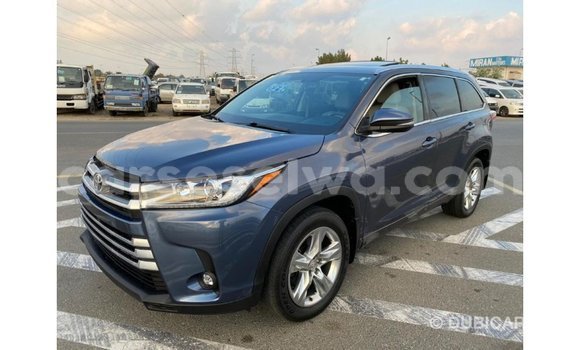 Acheter Import Voiture Toyota Highlander Bleu à Import - Dubai, East Mahé Acheter Import Voiture Toyota Highlander Bleu à Import - Dubai, East Mahé