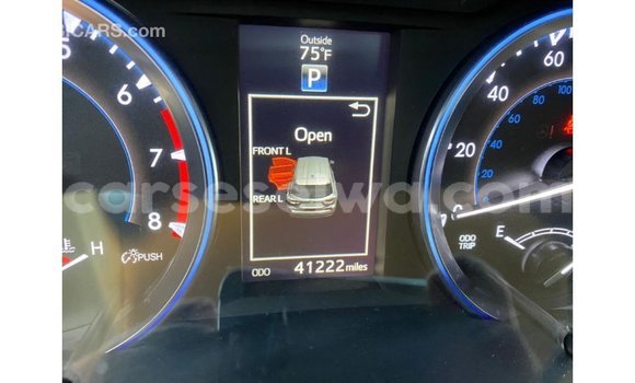 Acheter Import Voiture Toyota Highlander Vert à Import - Dubai, East Mahé Acheter Import Voiture Toyota Highlander Vert à Import - Dubai, East Mahé