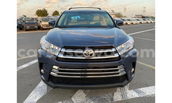 Acheter Import Voiture Toyota Highlander Bleu à Import - Dubai, East Mahé Acheter Import Voiture Toyota Highlander Bleu à Import - Dubai, East Mahé