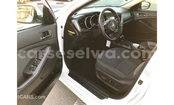 Acheter Import Voiture Kia Optima Blanc à Import - Dubai, East Mahé Acheter Import Voiture Kia Optima Blanc à Import - Dubai, East Mahé