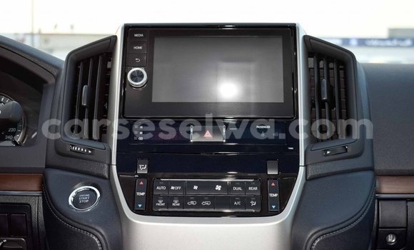 Buy Import Toyota Land Cruiser White Car in Import - Dubai in East Mahé Buy Import Toyota Land Cruiser White Car in Import - Dubai in East Mahé