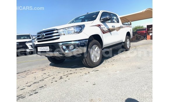 Acheter Import Voiture Toyota Hilux Blanc à Import - Dubai, East Mahé Acheter Import Voiture Toyota Hilux Blanc à Import - Dubai, East Mahé