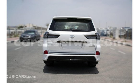 Acheter Import Voiture Lexus LX Blanc à Import - Dubai, East Mahé Acheter Import Voiture Lexus LX Blanc à Import - Dubai, East Mahé
