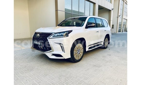 Acheter Import Voiture Lexus LX Blanc à Import - Dubai, East Mahé Acheter Import Voiture Lexus LX Blanc à Import - Dubai, East Mahé