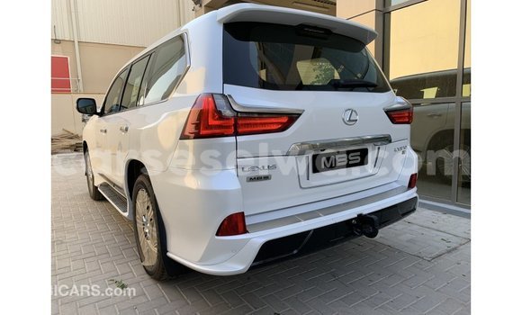 Acheter Import Voiture Lexus LX Blanc à Import - Dubai, East Mahé Acheter Import Voiture Lexus LX Blanc à Import - Dubai, East Mahé
