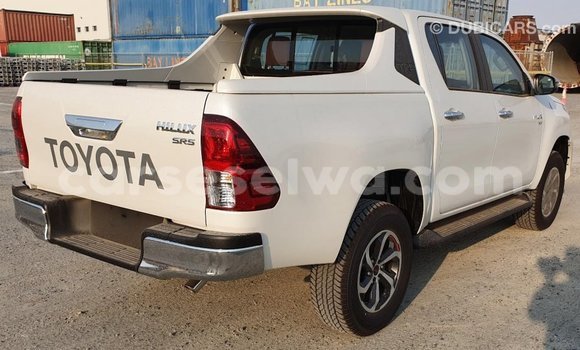 Acheter Import Voiture Toyota Hilux Blanc à Import - Dubai, East Mahé Acheter Import Voiture Toyota Hilux Blanc à Import - Dubai, East Mahé