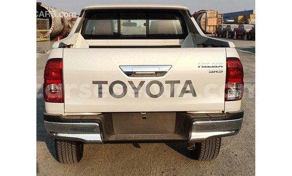 Acheter Import Voiture Toyota Hilux Blanc à Import - Dubai, East Mahé Acheter Import Voiture Toyota Hilux Blanc à Import - Dubai, East Mahé