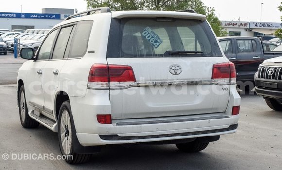 Buy Import Toyota Land Cruiser White Car in Import - Dubai in East Mahé Buy Import Toyota Land Cruiser White Car in Import - Dubai in East Mahé