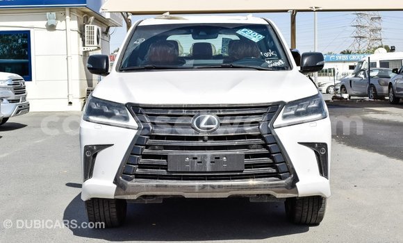 Acheter Import Voiture Lexus LX Blanc à Import - Dubai, East Mahé Acheter Import Voiture Lexus LX Blanc à Import - Dubai, East Mahé