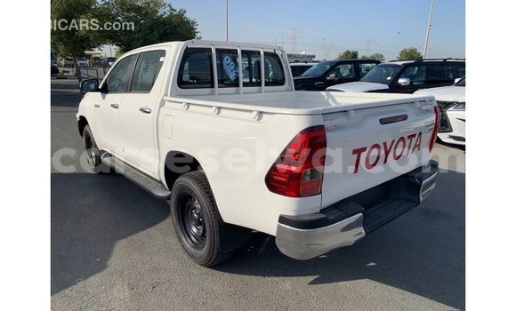 Acheter Import Voiture Toyota Hilux Blanc à Import - Dubai, East Mahé Acheter Import Voiture Toyota Hilux Blanc à Import - Dubai, East Mahé