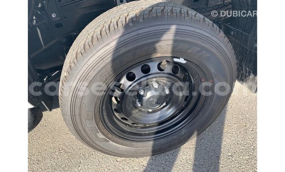 Acheter Import Voiture Toyota Hilux Blanc à Import - Dubai, East Mahé Acheter Import Voiture Toyota Hilux Blanc à Import - Dubai, East Mahé