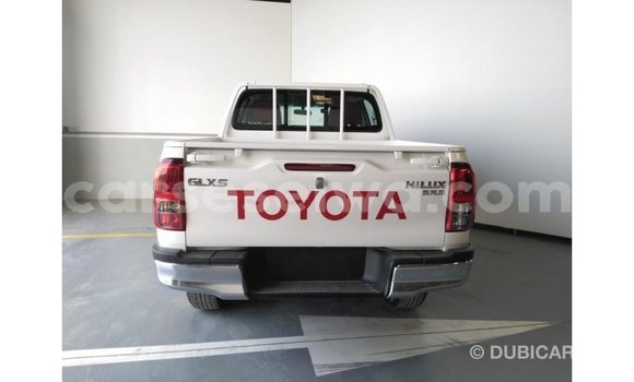 Acheter Import Voiture Toyota Hilux Blanc à Import - Dubai, East Mahé Acheter Import Voiture Toyota Hilux Blanc à Import - Dubai, East Mahé