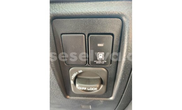 Acheter Import Voiture Toyota Land Cruiser Blanc à Import - Dubai, East Mahé Acheter Import Voiture Toyota Land Cruiser Blanc à Import - Dubai, East Mahé