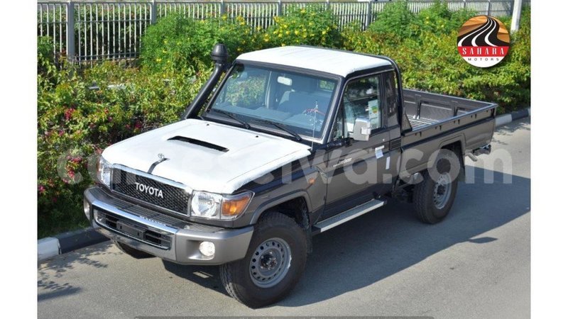 Big with watermark toyota land cruiser east mah%c3%a9 import dubai 5235