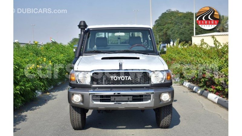 Big with watermark toyota land cruiser east mah%c3%a9 import dubai 5235