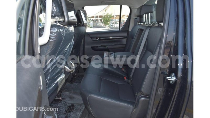 Big with watermark toyota hilux east mah%c3%a9 import dubai 5236