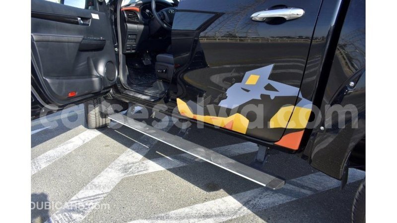 Big with watermark toyota hilux east mah%c3%a9 import dubai 5236