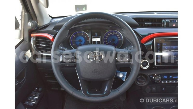 Big with watermark toyota hilux east mah%c3%a9 import dubai 5236