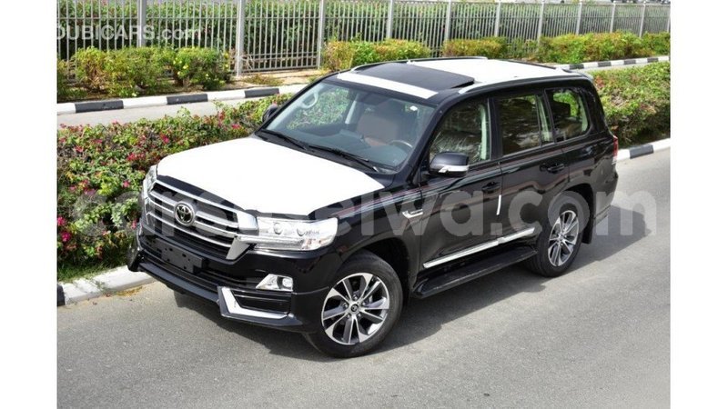 Big with watermark toyota land cruiser east mah%c3%a9 import dubai 5240