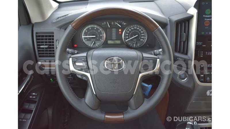 Big with watermark toyota land cruiser east mah%c3%a9 import dubai 5240