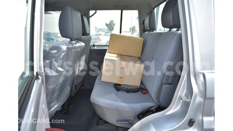 Big with watermark toyota land cruiser east mah%c3%a9 import dubai 5241