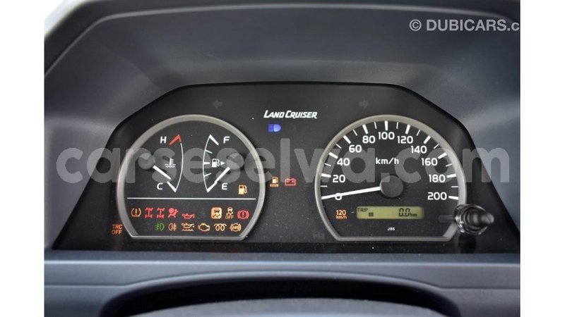 Big with watermark toyota land cruiser east mah%c3%a9 import dubai 5241