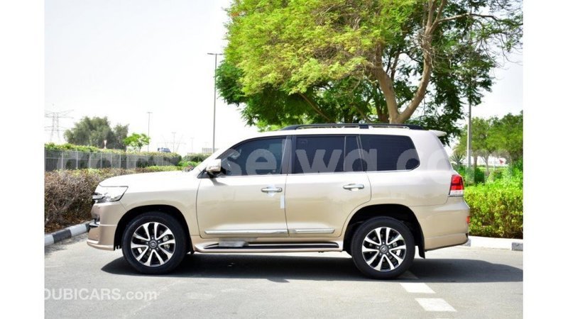 Big with watermark toyota land cruiser east mah%c3%a9 import dubai 5243