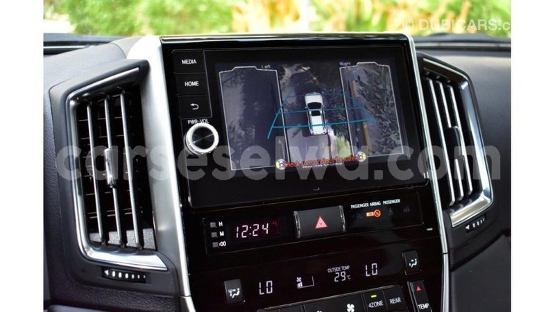 Big with watermark toyota land cruiser east mah%c3%a9 import dubai 5243