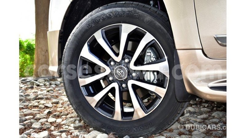Big with watermark toyota land cruiser east mah%c3%a9 import dubai 5243