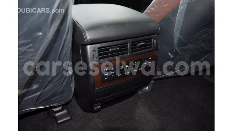 Big with watermark toyota land cruiser east mah%c3%a9 import dubai 5243