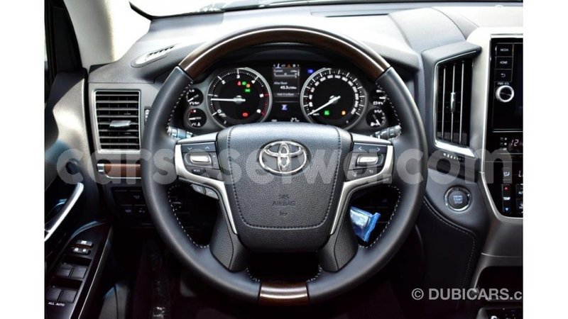 Big with watermark toyota land cruiser east mah%c3%a9 import dubai 5243