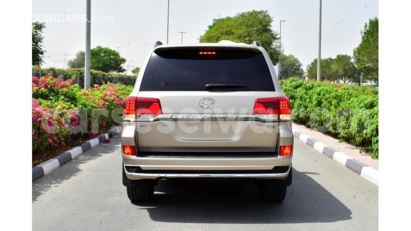 Big with watermark toyota land cruiser east mah%c3%a9 import dubai 5243