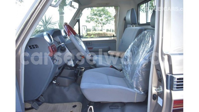 Big with watermark toyota land cruiser east mah%c3%a9 import dubai 5244