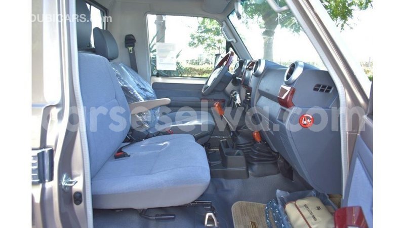 Big with watermark toyota land cruiser east mah%c3%a9 import dubai 5244