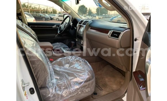 Acheter Import Voiture Lexus GX Blanc à Import - Dubai, East Mahé Acheter Import Voiture Lexus GX Blanc à Import - Dubai, East Mahé