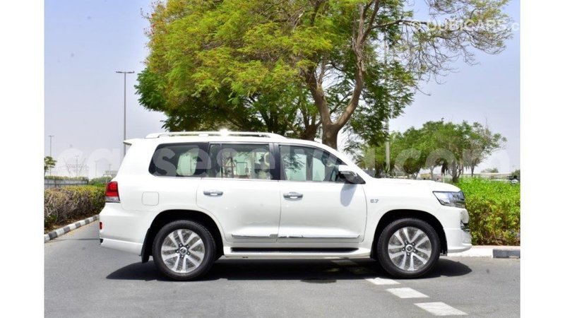 Big with watermark toyota land cruiser east mah%c3%a9 import dubai 5247