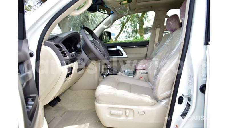 Big with watermark toyota land cruiser east mah%c3%a9 import dubai 5247