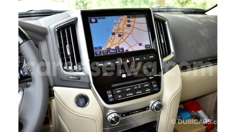 Big with watermark toyota land cruiser east mah%c3%a9 import dubai 5247