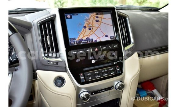 Buy Import Toyota Land Cruiser White Car in Import - Dubai in East Mahé Buy Import Toyota Land Cruiser White Car in Import - Dubai in East Mahé