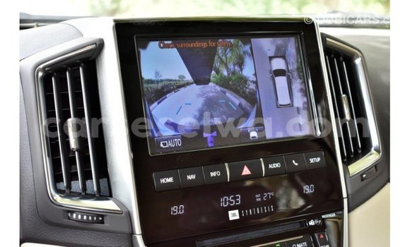 Buy Import Toyota Land Cruiser White Car in Import - Dubai in East Mahé Buy Import Toyota Land Cruiser White Car in Import - Dubai in East Mahé