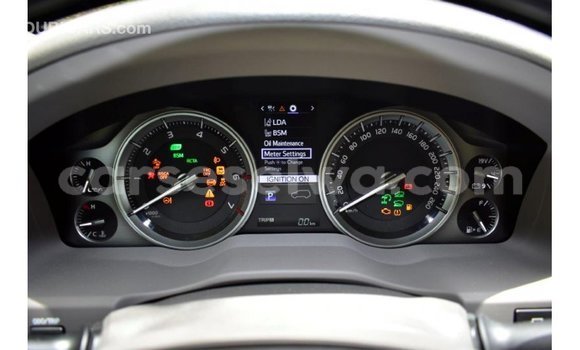 Buy Import Toyota Land Cruiser White Car in Import - Dubai in East Mahé Buy Import Toyota Land Cruiser White Car in Import - Dubai in East Mahé