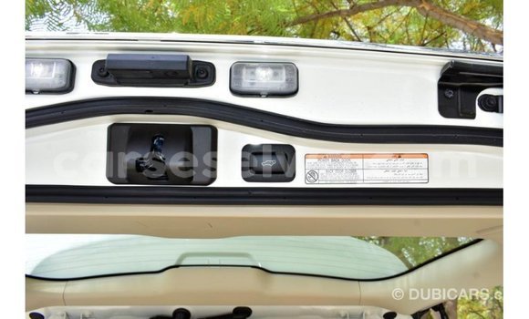 Buy Import Toyota Land Cruiser White Car in Import - Dubai in East Mahé Buy Import Toyota Land Cruiser White Car in Import - Dubai in East Mahé