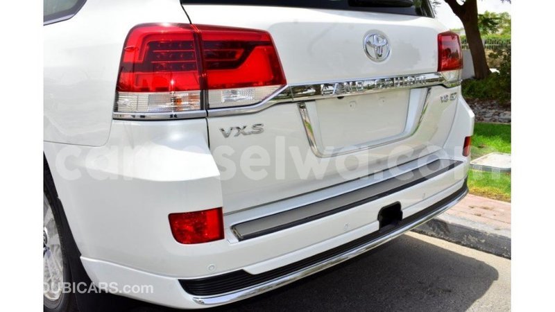 Big with watermark toyota land cruiser east mah%c3%a9 import dubai 5247