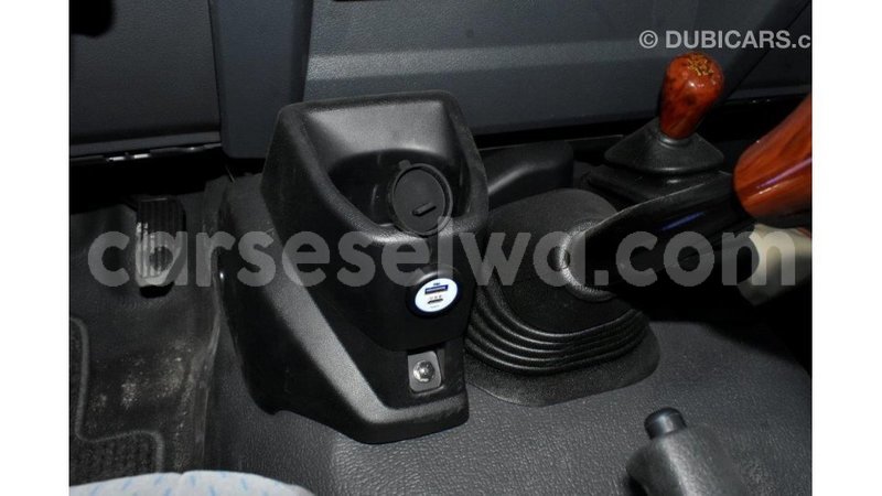 Big with watermark toyota land cruiser east mah%c3%a9 import dubai 5249